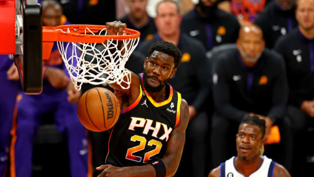 Deandre Ayton Mavericks